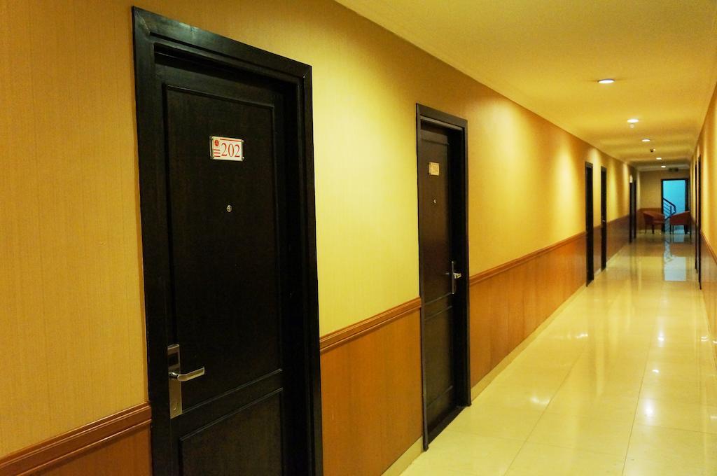Hotel Feodora Airport